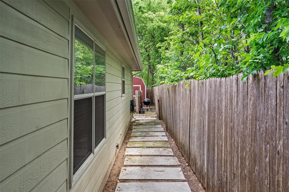 Photo of 1213 Justin LN