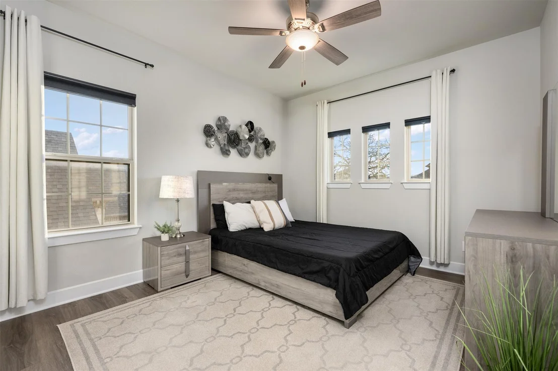 Photo of 2116 Ambling TRL