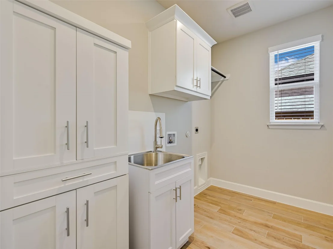 Photo of 131 Plumbago LOOP