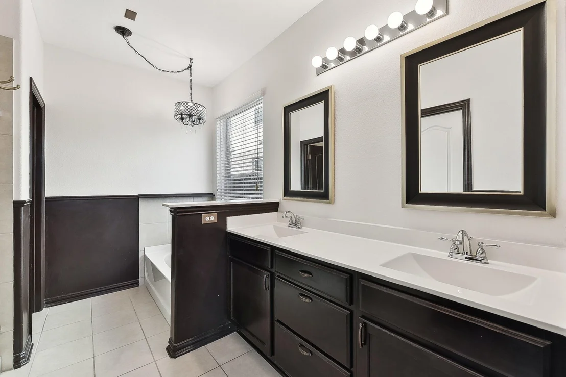Photo of 225 Shirley DR