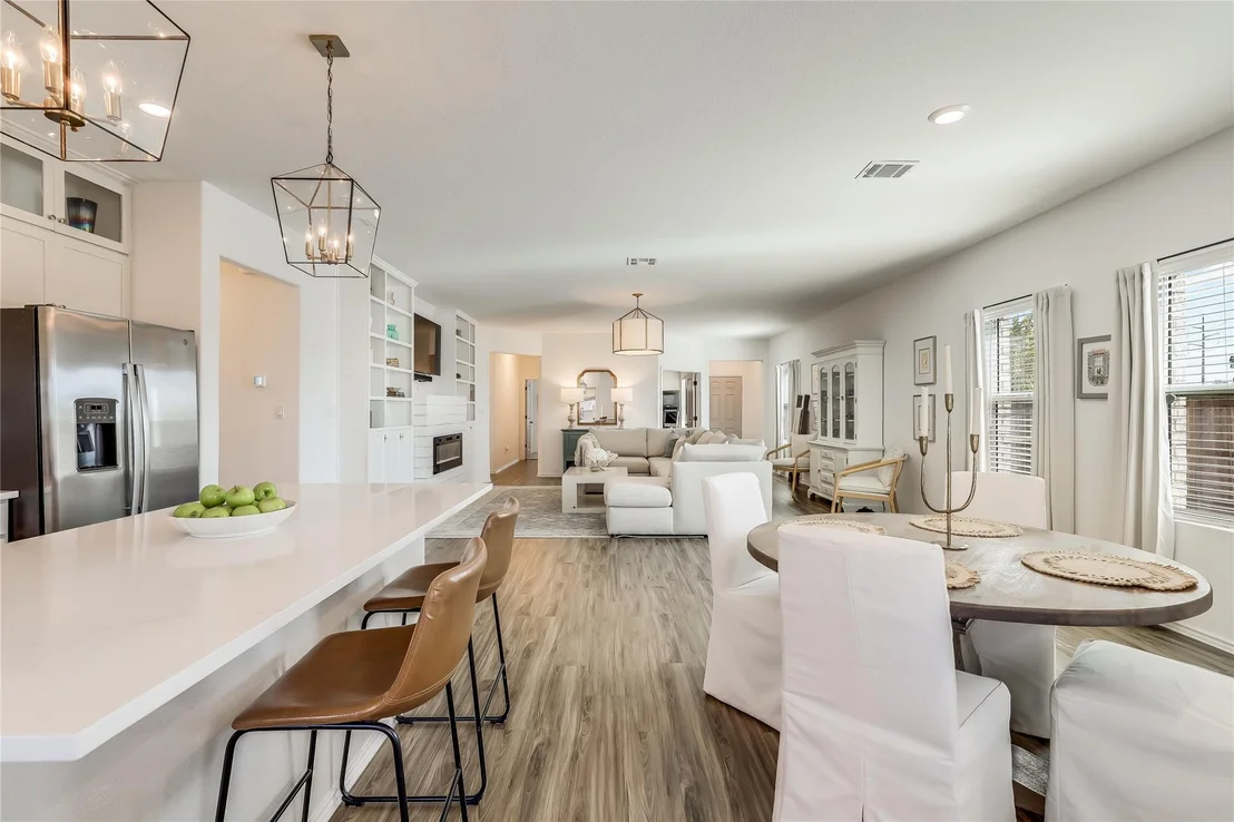 Photo of 1101 Bluewood BND