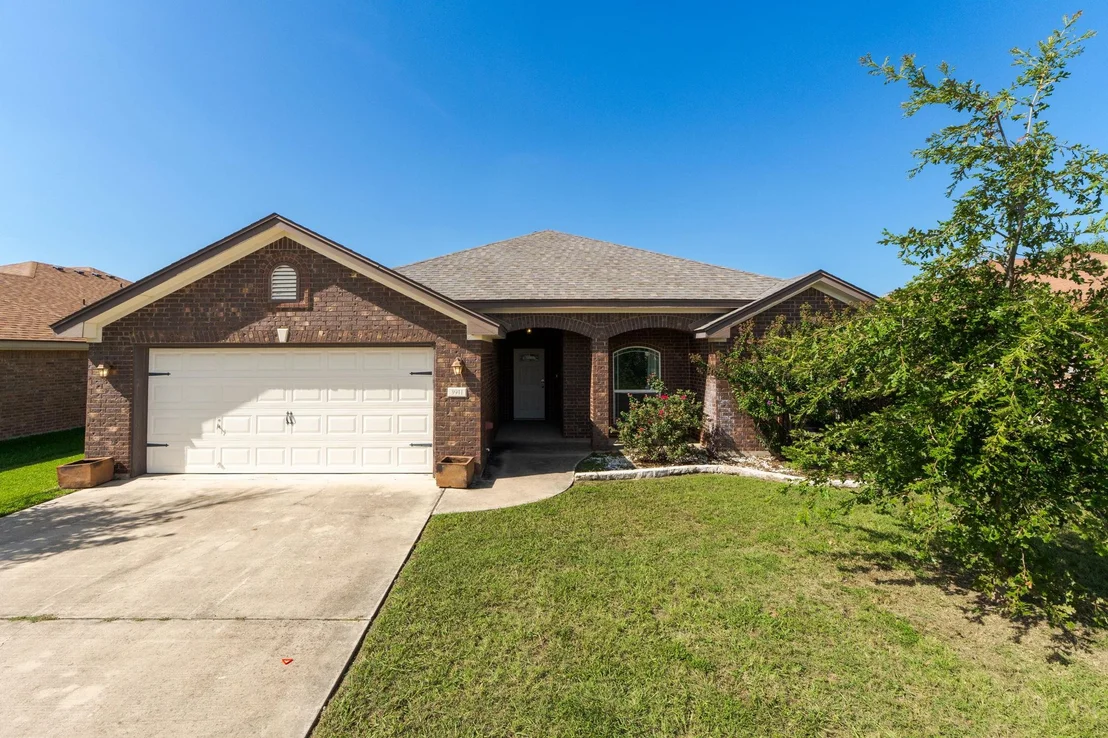 Photo of 3911 Salt Fork DR