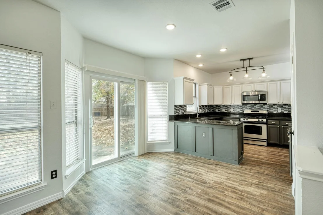 Photo of 303 Reinhardt BLVD