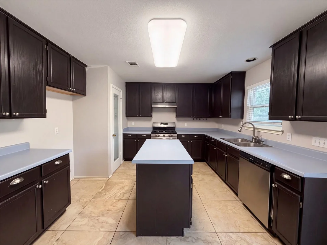 Photo of 1722 Woods BLVD