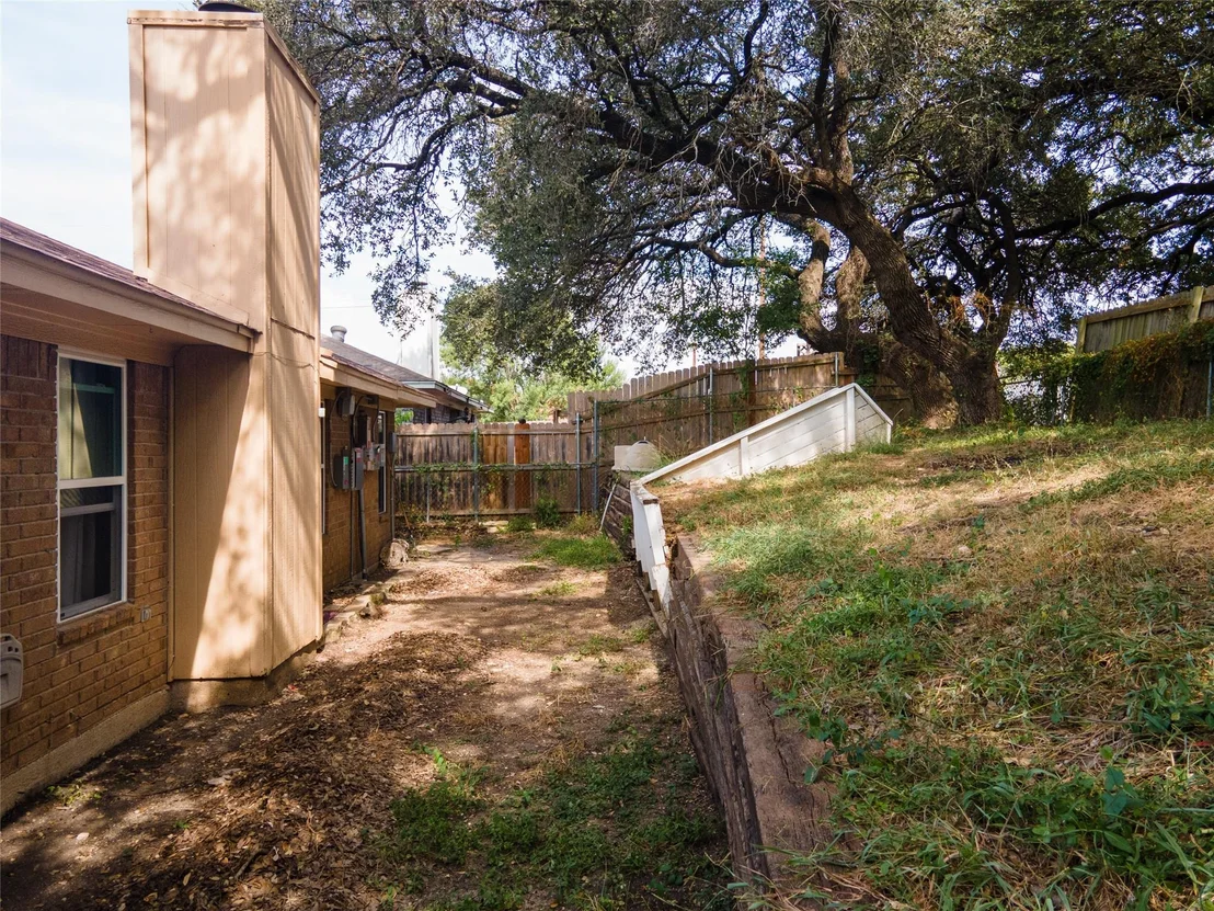 Photo of 2210 Barry DR