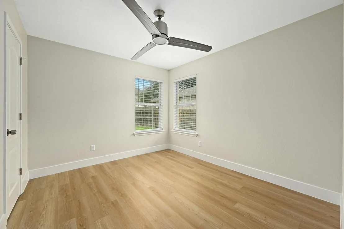 Photo of 912 Yellowstone DR