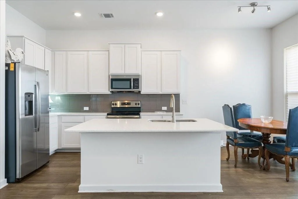 Photo of 15004 Forum Ave