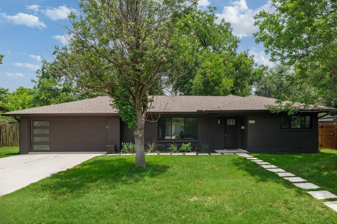 Photo of 2902 Skylark DR