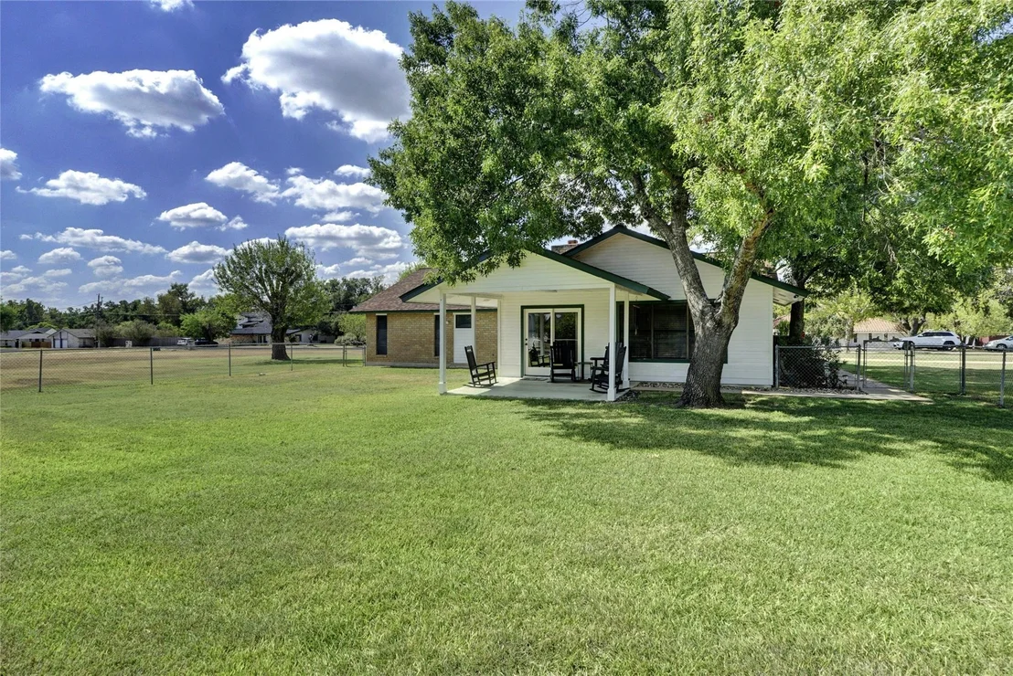 Photo of 1305 Brushy Bend DR