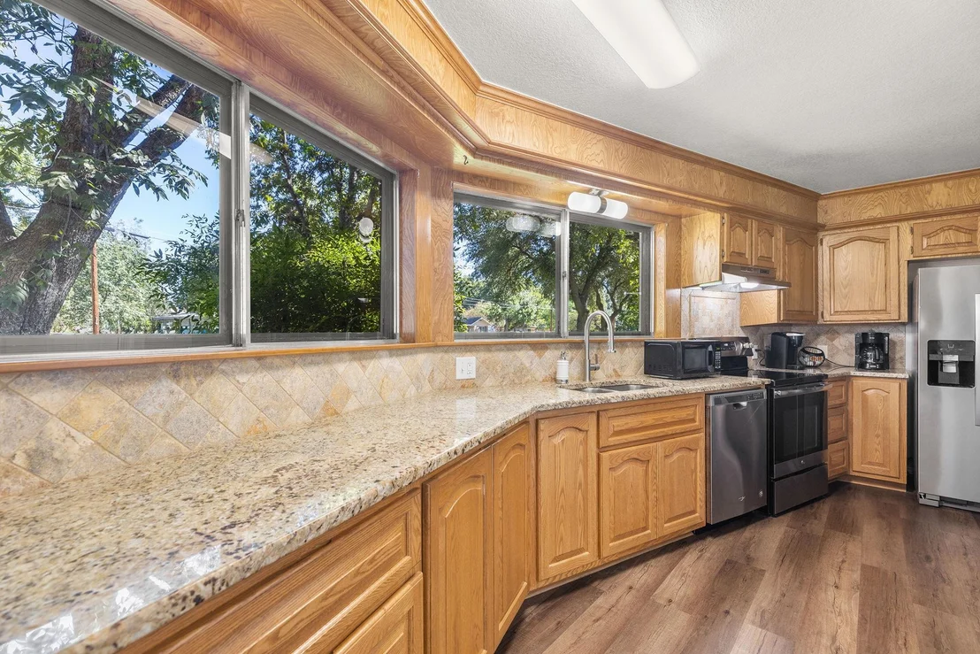 Photo of 1106 Live Oak DR