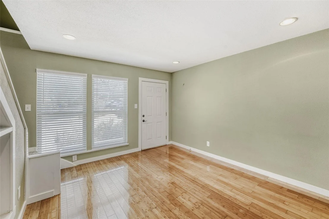 Photo of Unit 3 at 2000 Lightsey RD