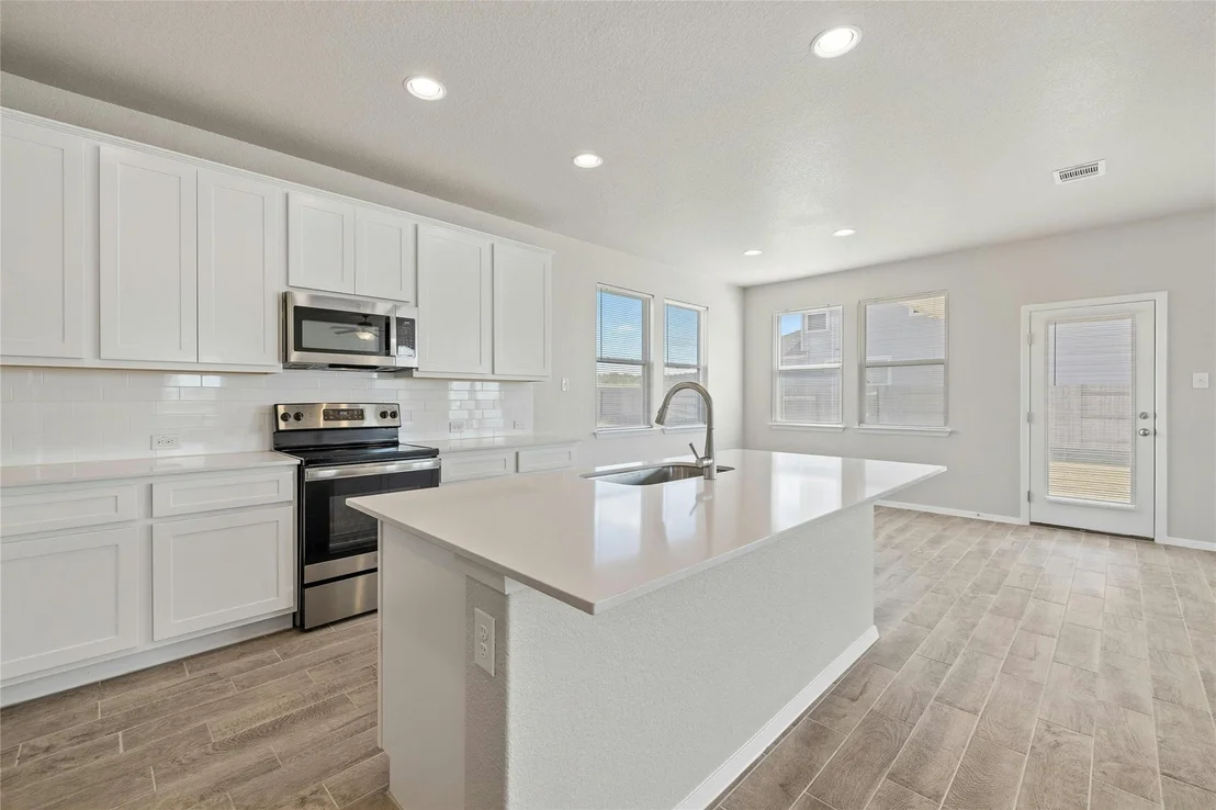 Photo of 5000 Black Onyx DR