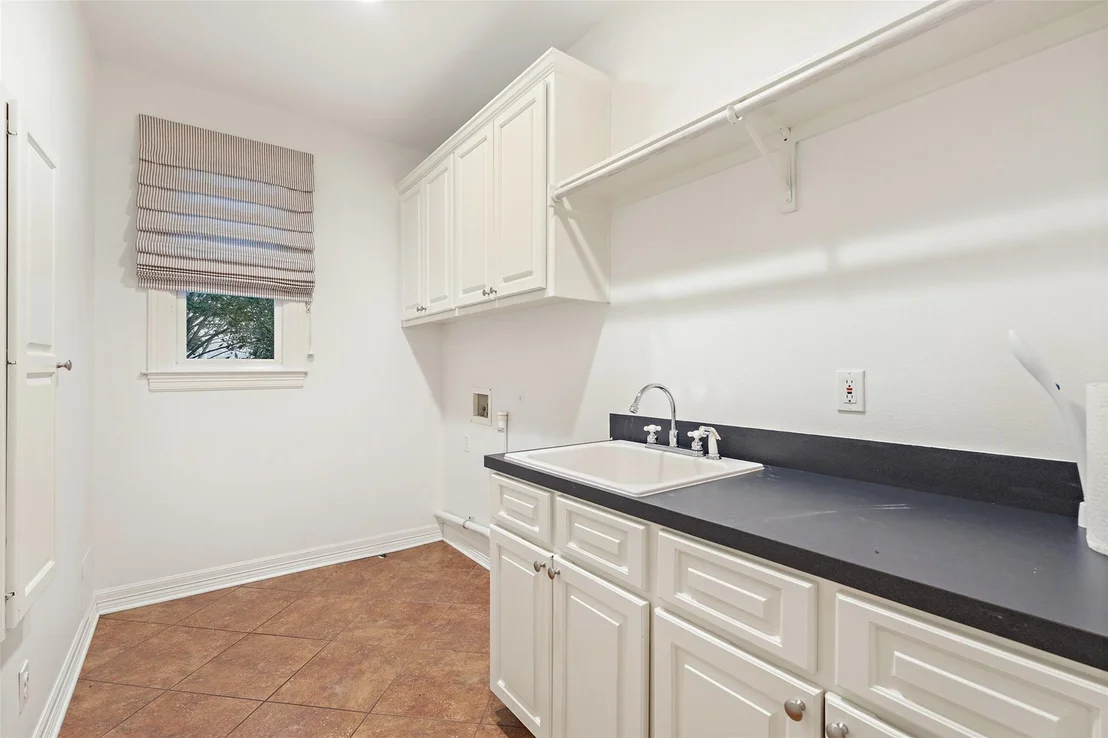 Photo of 127 Roberts CIR