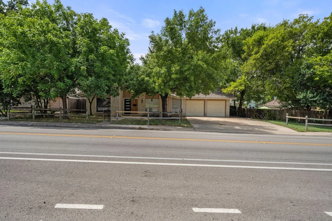Photo of 2115 Gaston Place DR