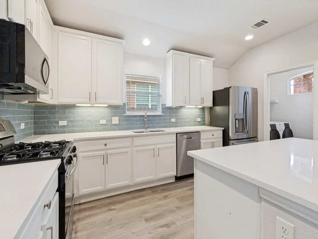 Photo of 232 Strawberry Blonde DR