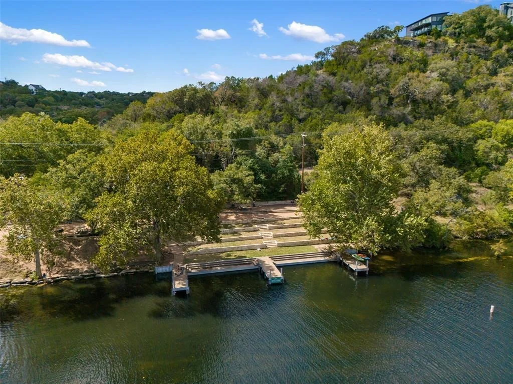 Photo of 2210 Red Fox RD
