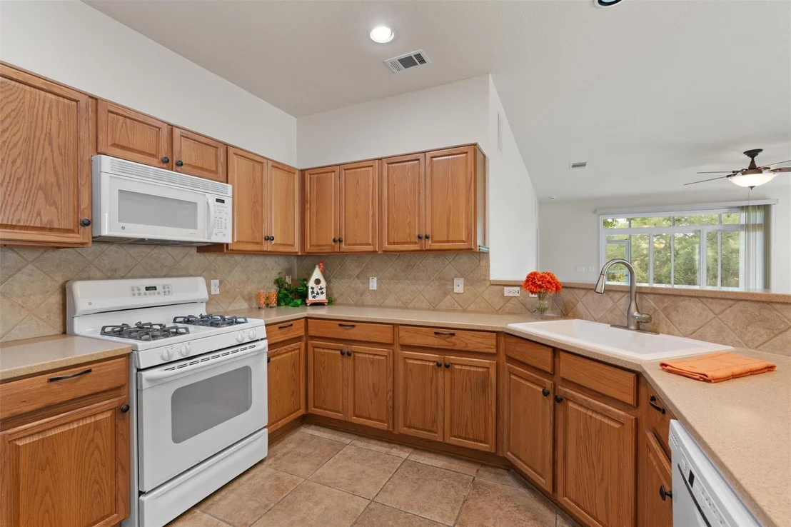 Photo of 233 Crockett LOOP