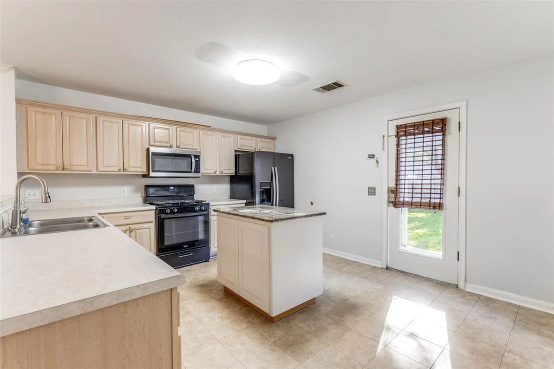 Photo of 272 Tobin DR