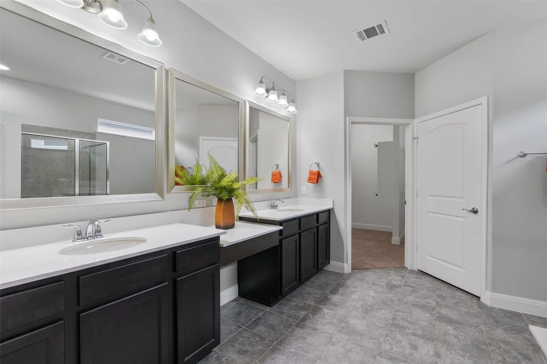 Photo of 511 Davis Mountain CIR