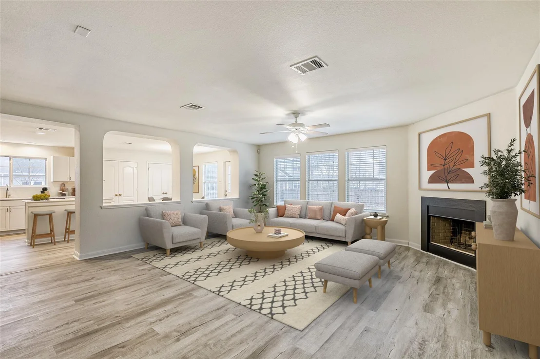 Photo of 113 Silver Lace LN