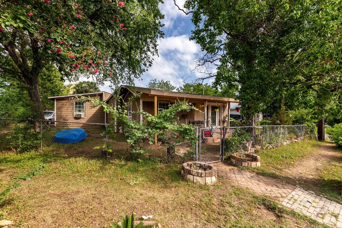 Photo of 1144 Mason Ave