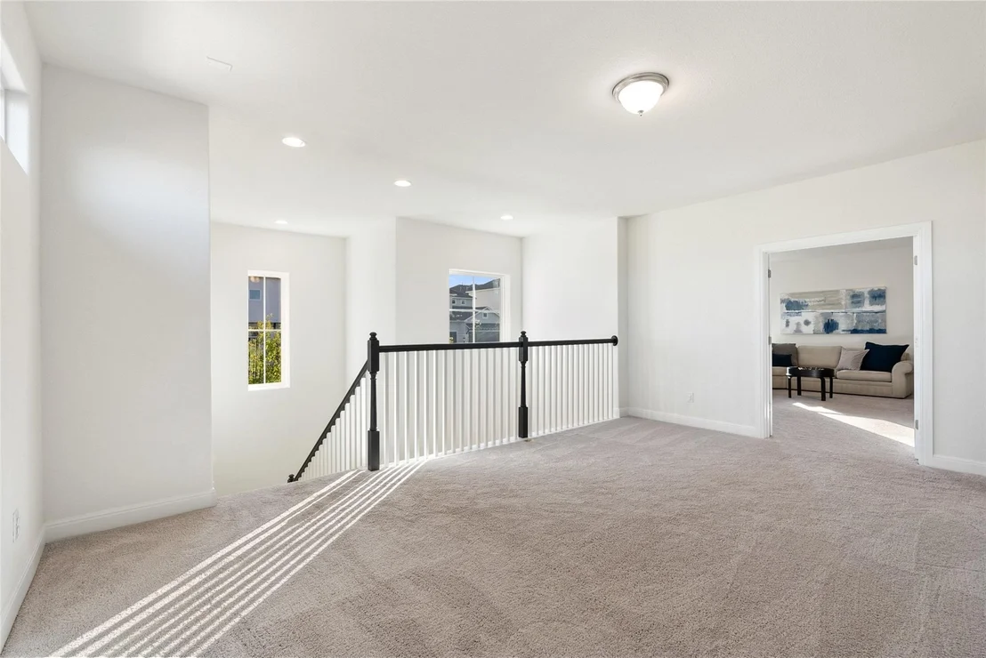 Photo of 739 Rawson BND