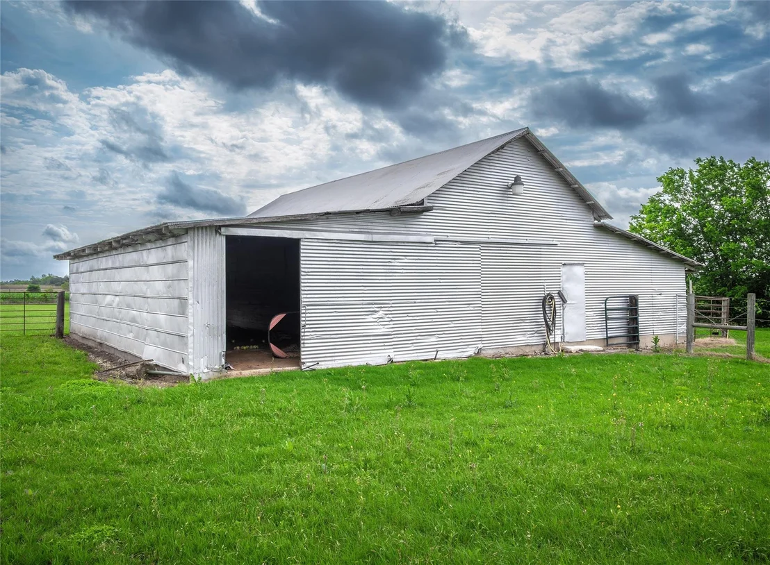 Photo of 851 & 877 County Road 455