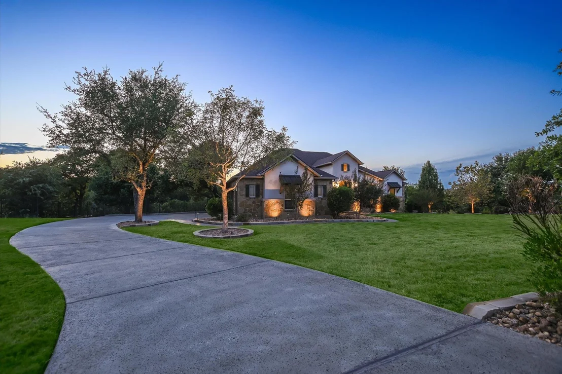 Photo of 3705 Juniper Rim RD