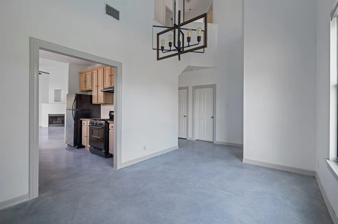 Photo of 8401 Longview RD