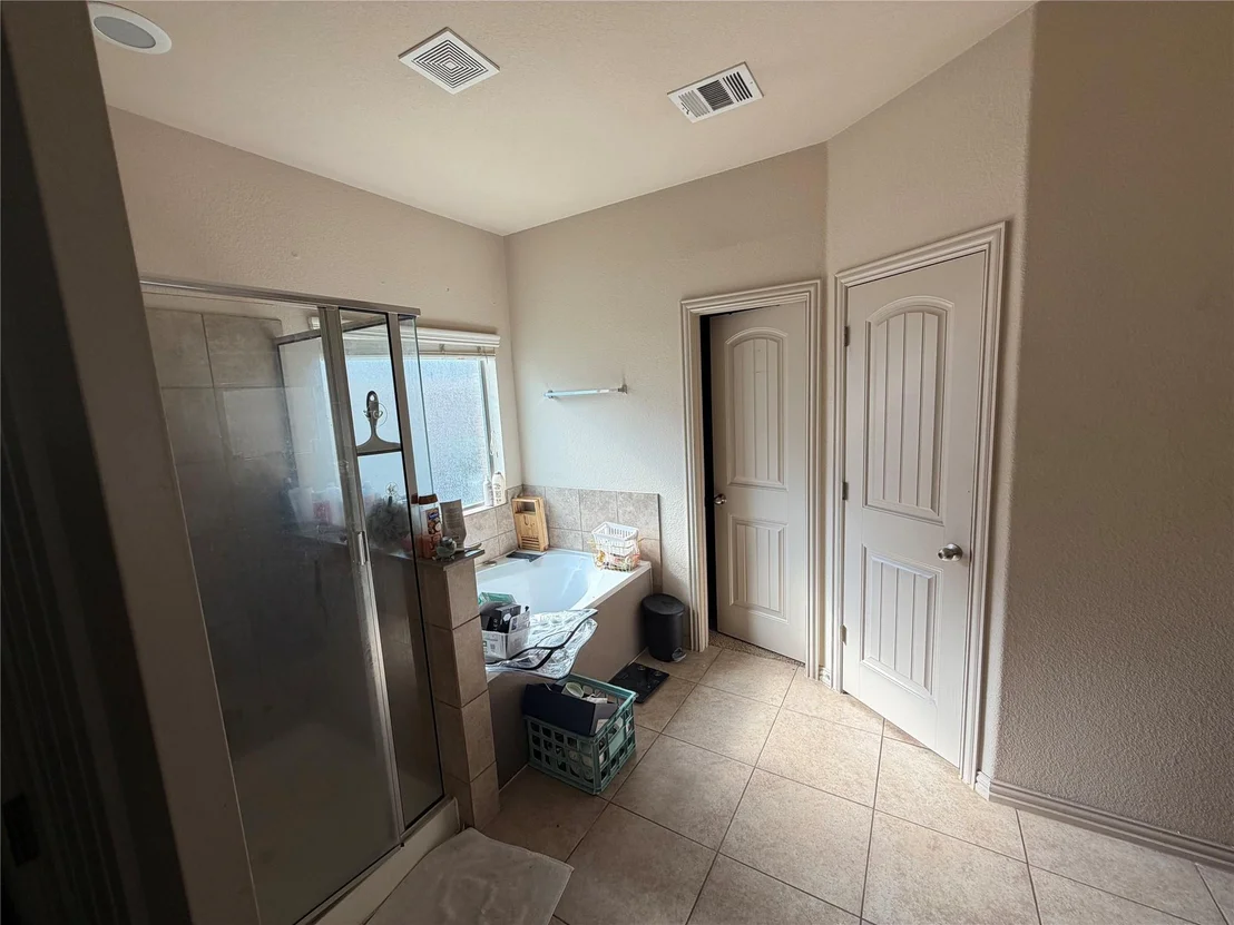 Photo of 2328 Ambling TRL