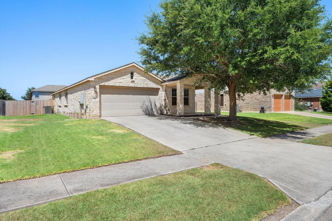 Photo of 411 Leo LN