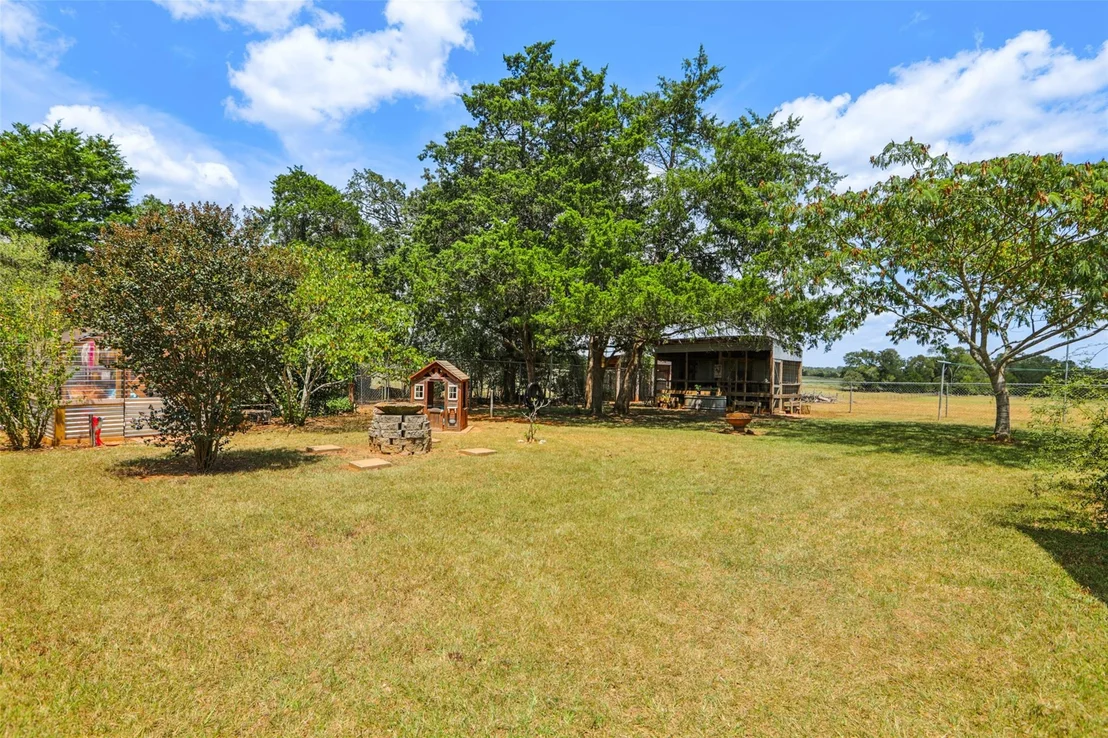 Photo of 372 Hofferek RD