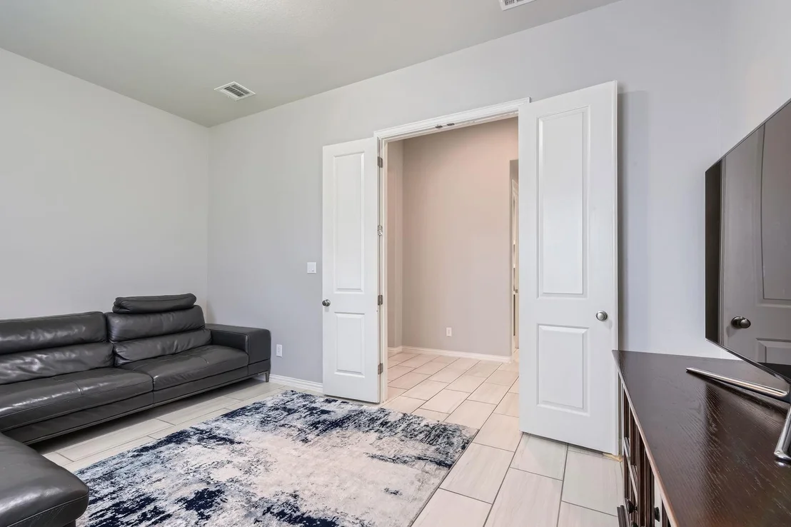 Photo of 421 Pendent DR