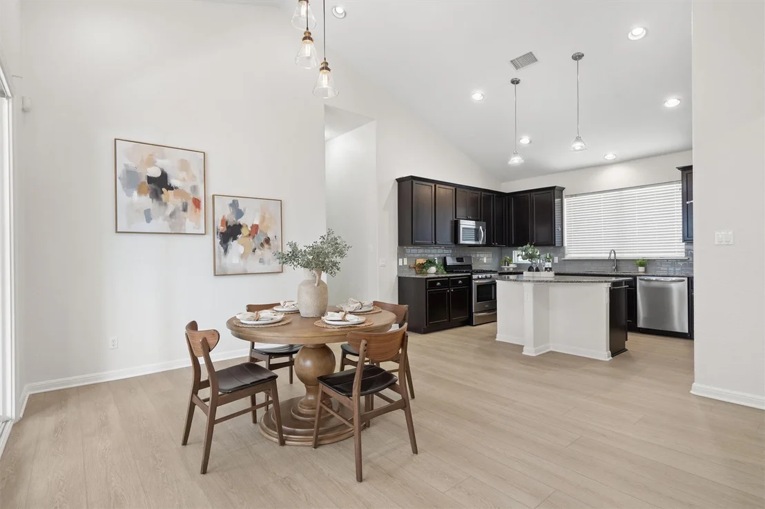 Photo of 1128 Clearwing CIR