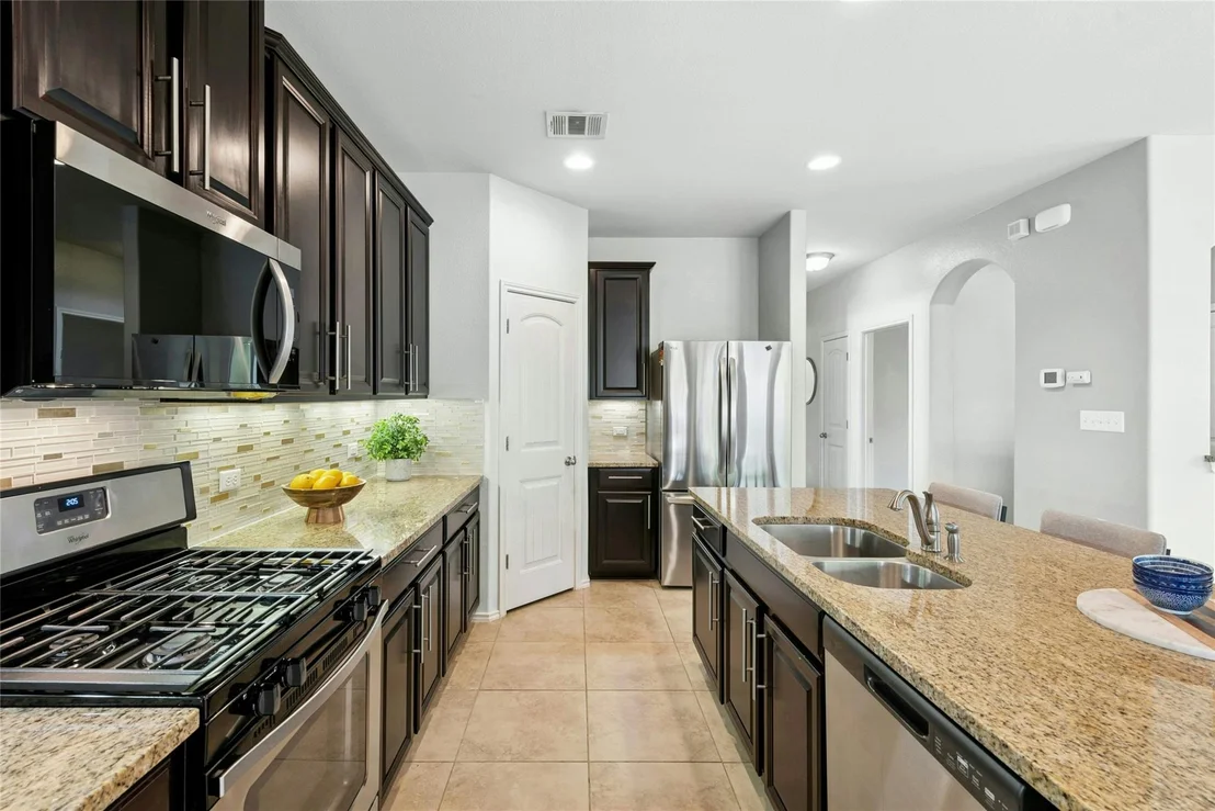 Photo of 390 Fletcher BND
