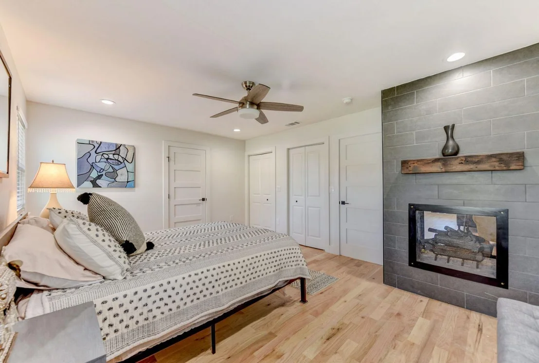 Photo of 7002 Whispering Oaks DR
