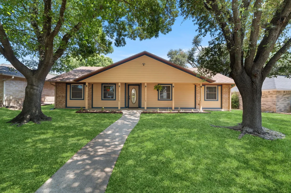 Photo of 2202 Winchester DR