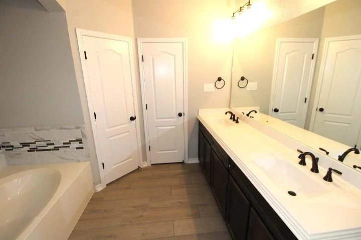 Photo of 5206 La Terraza LN