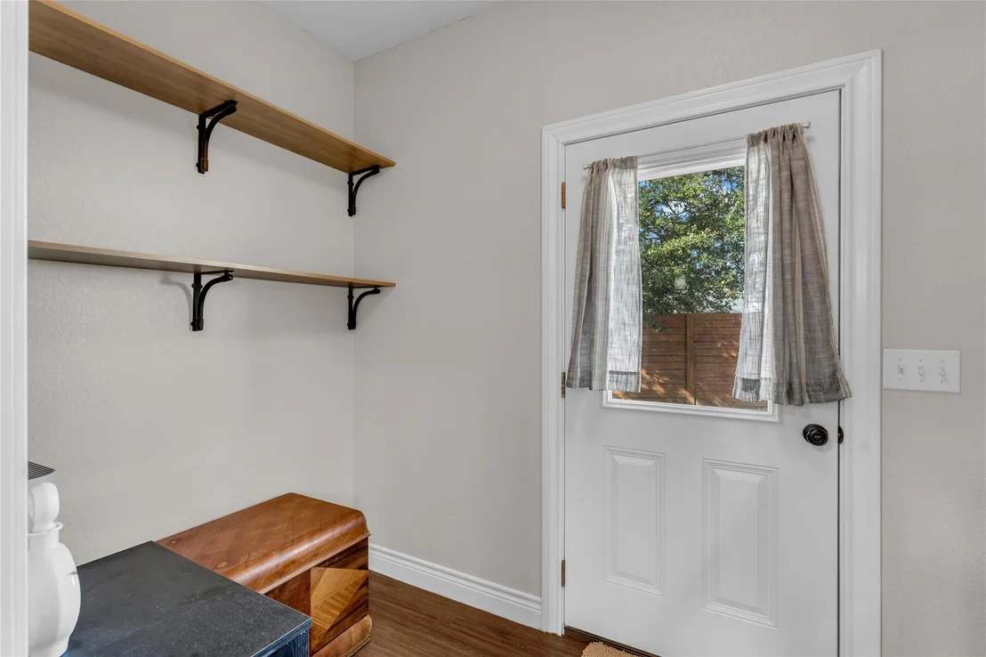 Photo of 102 Fox CIR