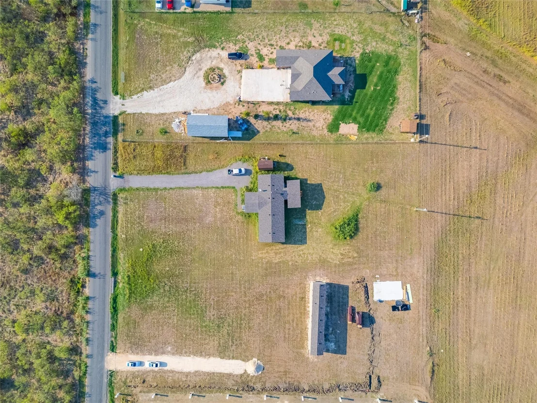 Photo of 2877 County Road 463 RD