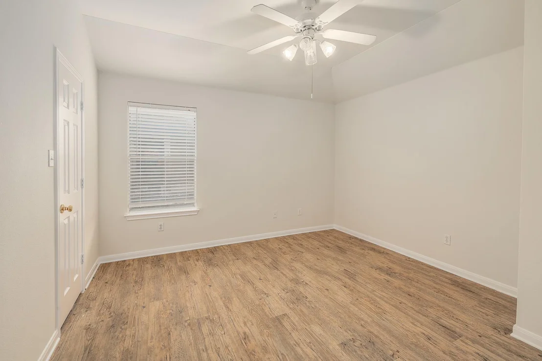 Photo of 102 Chandler Pointe LOOP