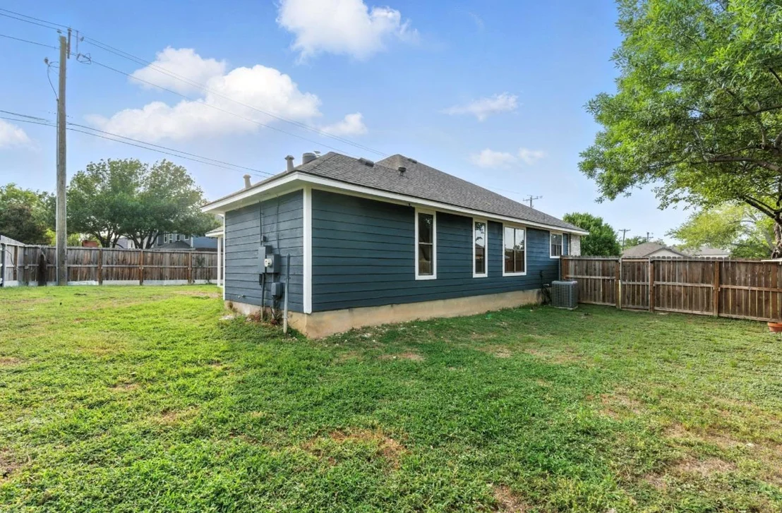 Photo of 2101 Boxwood PATH