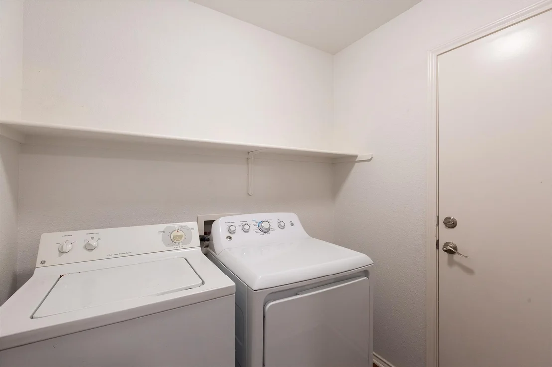Photo of 2571 Georgian DR