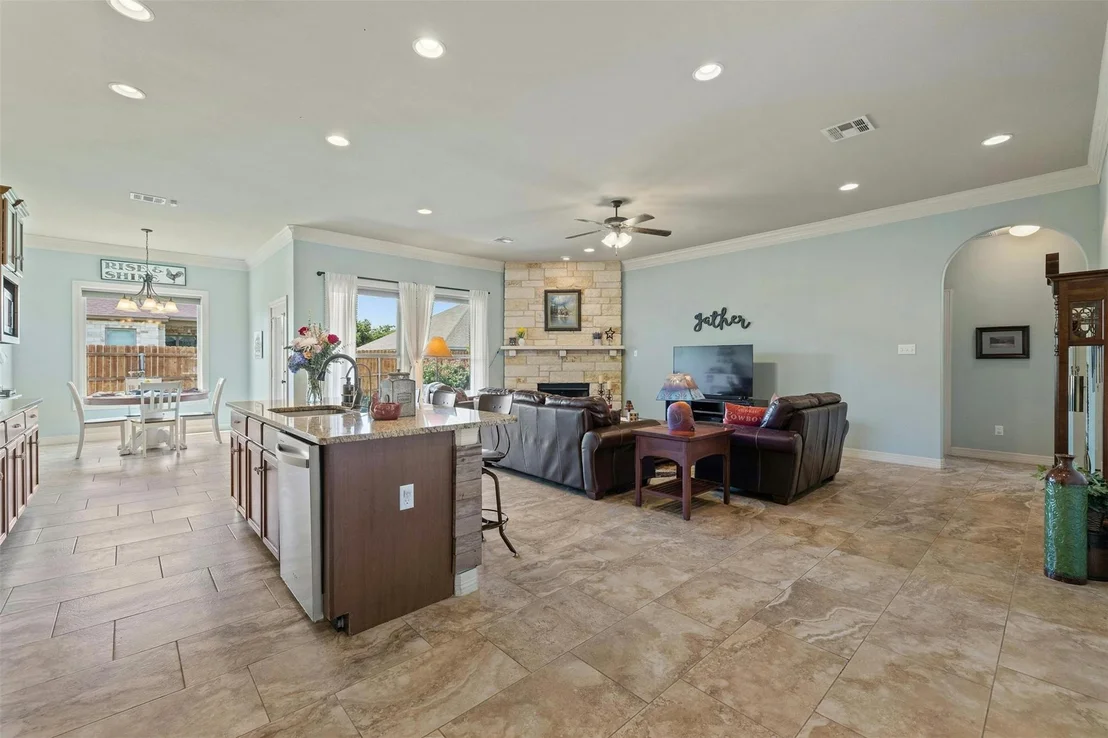Photo of 212 Derek LN