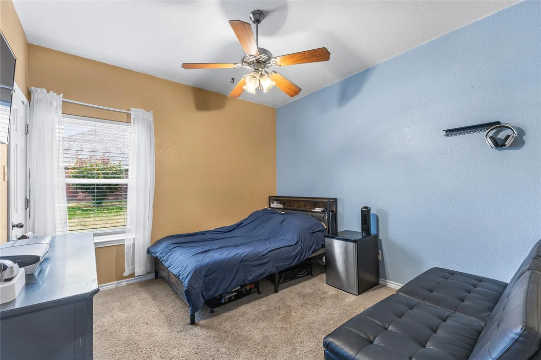 Photo of 2115 Yak TRL