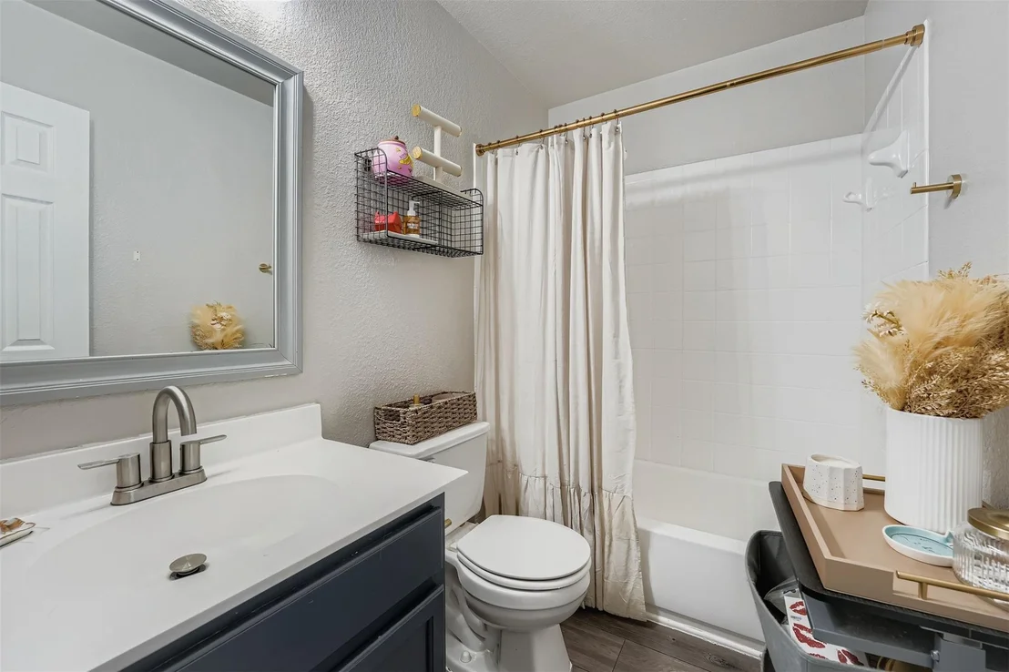 Photo of 1505 Tea Leaf DR
