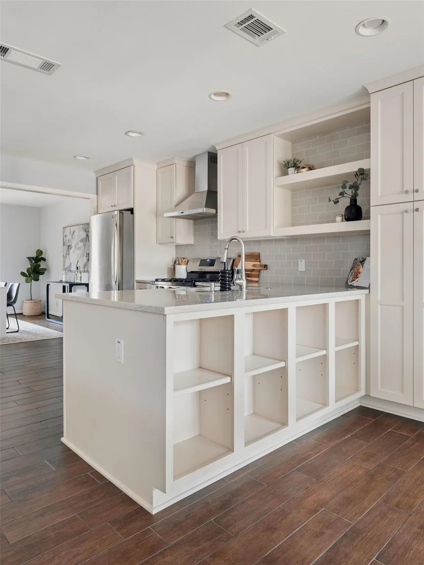 Photo of 7601 Parkview CIR