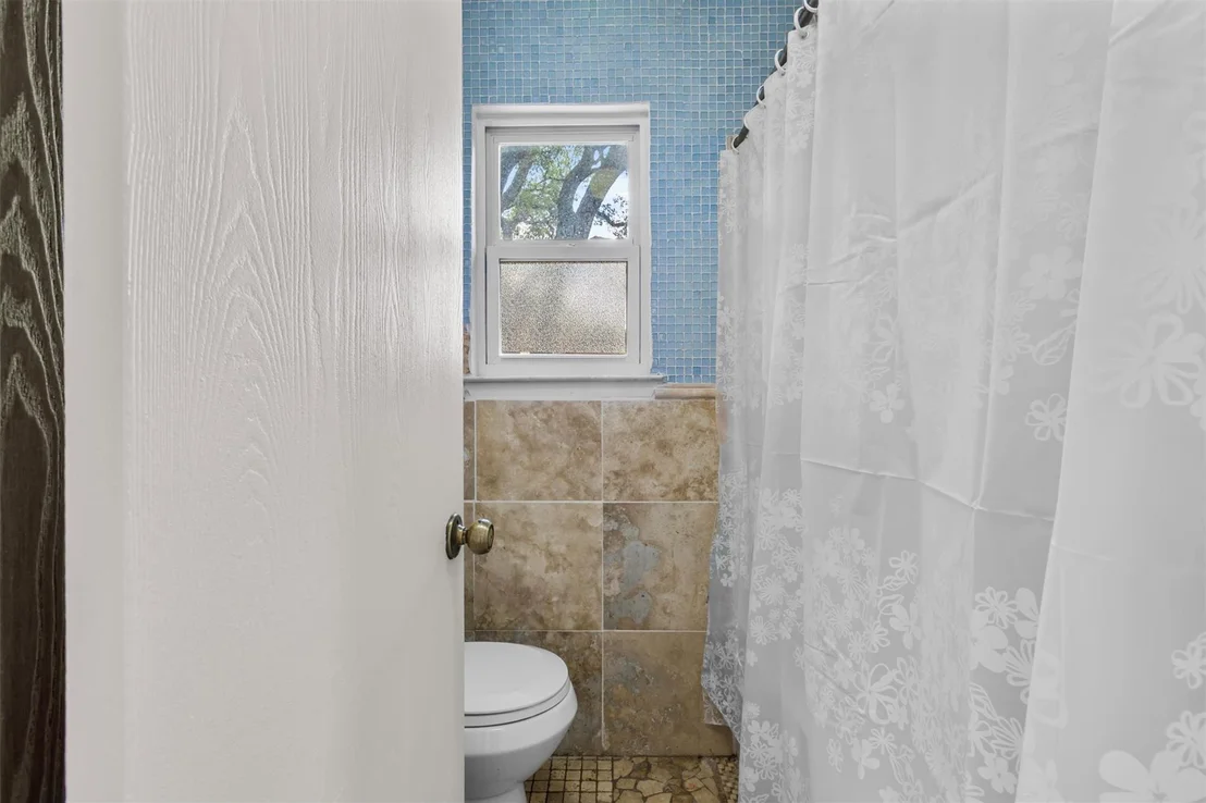 Photo of 1305 Doonesbury DR