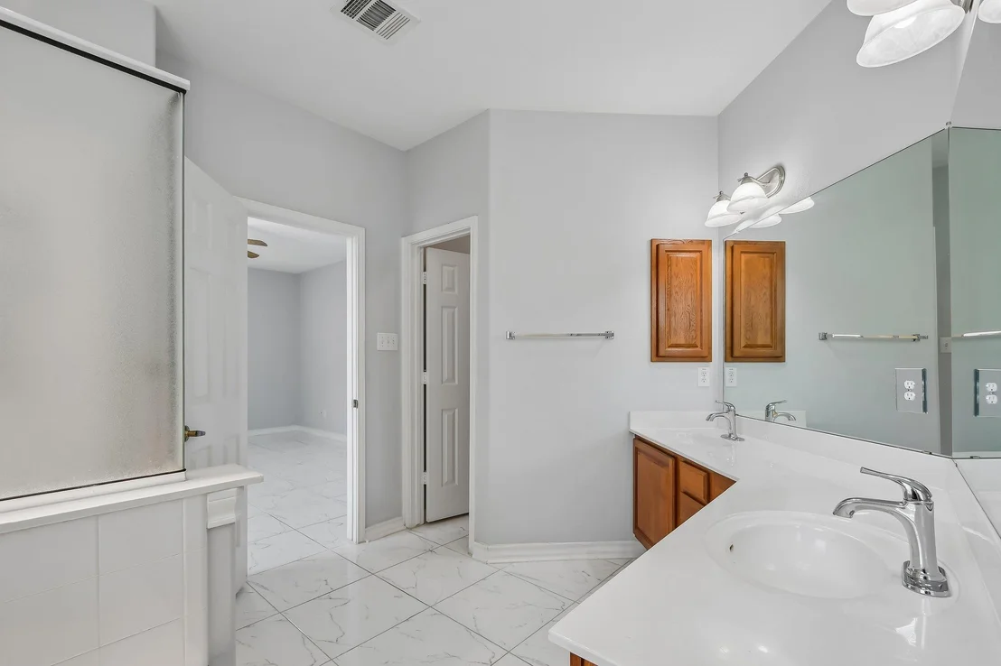 Photo of 329 Island Oak DR