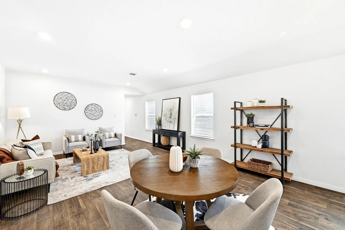 Photo of 643 Evergreen Sumac LOOP